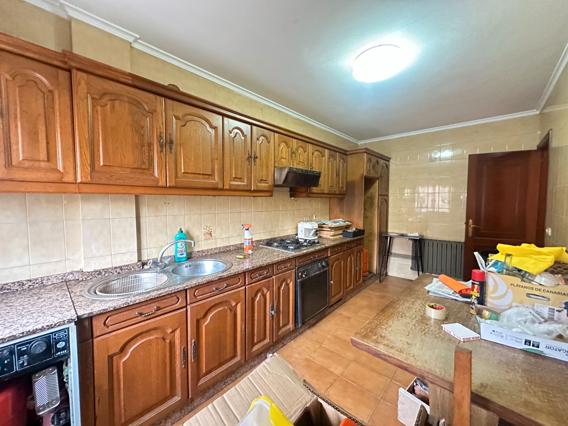 Kitchen of Flat for sale in Santiago de Compostela   with Heating, Storage room and Oven
