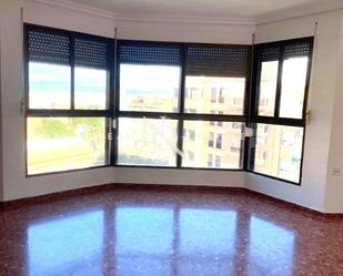 Exterior view of Flat to rent in  Valencia Capital  with Air Conditioner and Heating