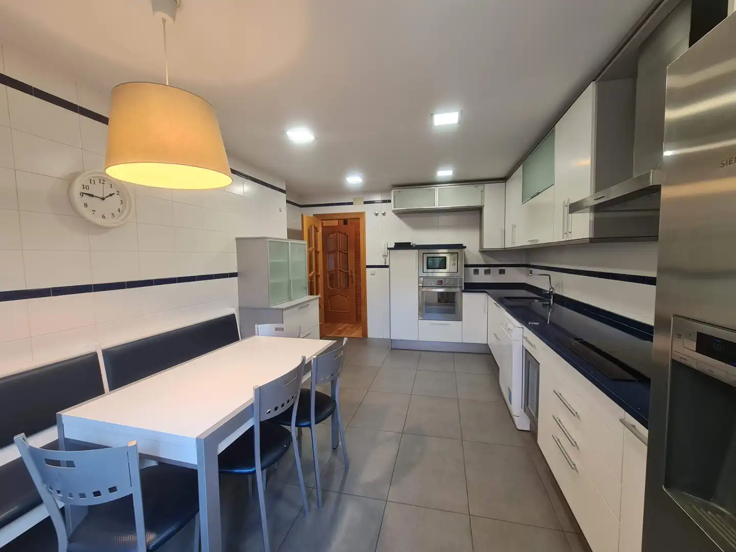 Casa aparellada amb piscina en venda a Calle Záncara, imagen 11