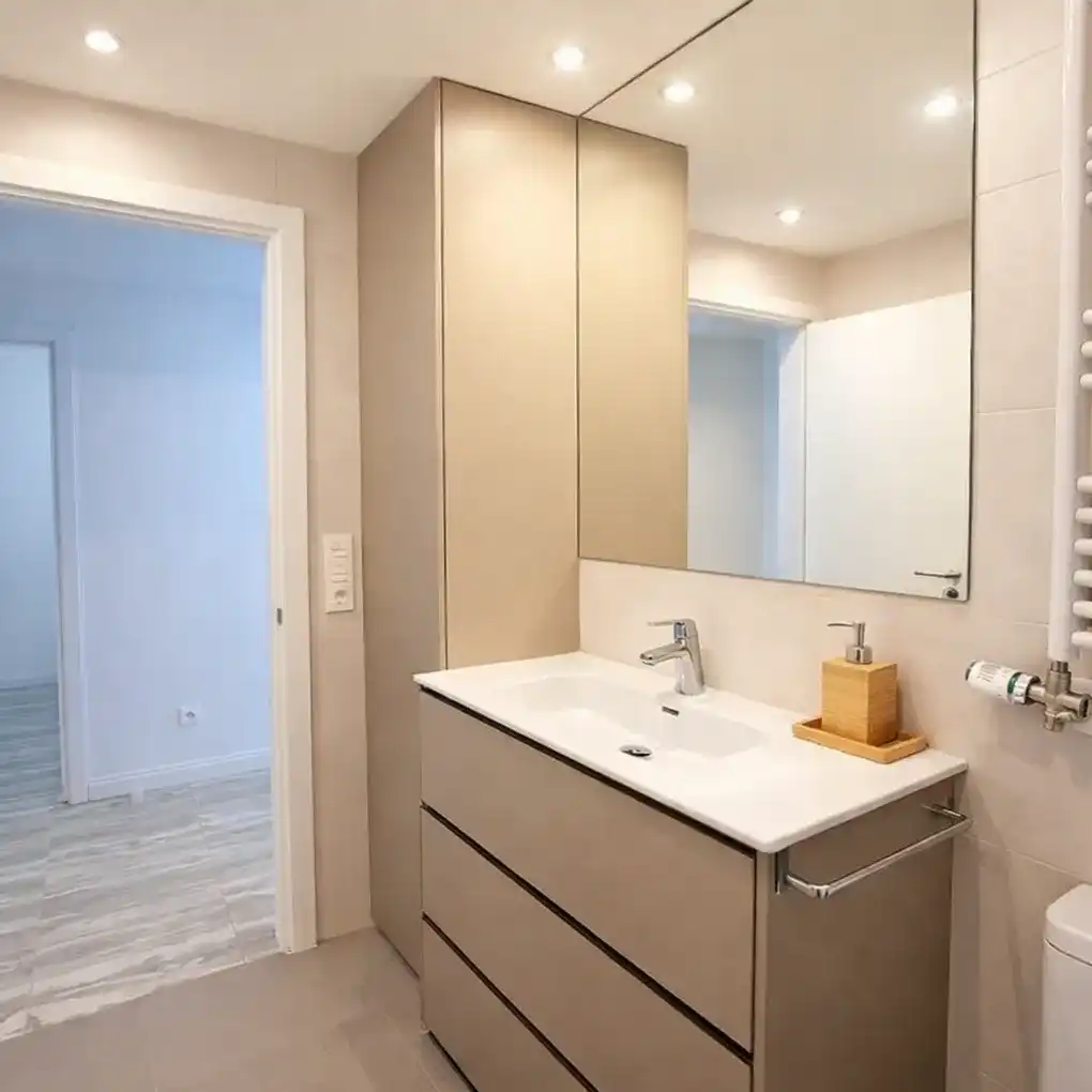 Badezimmer von Wohnung zum Verkauf in Vitoria - Gasteiz mit Heizung und Terrasse