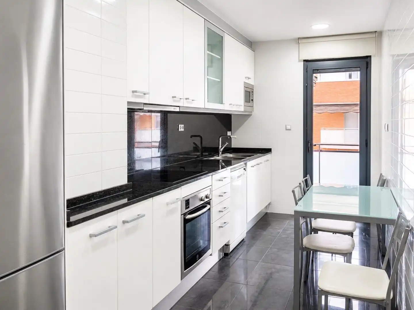 Cocina de Piso de alquiler en Badalona con Calefacción, Parquet y Terraza