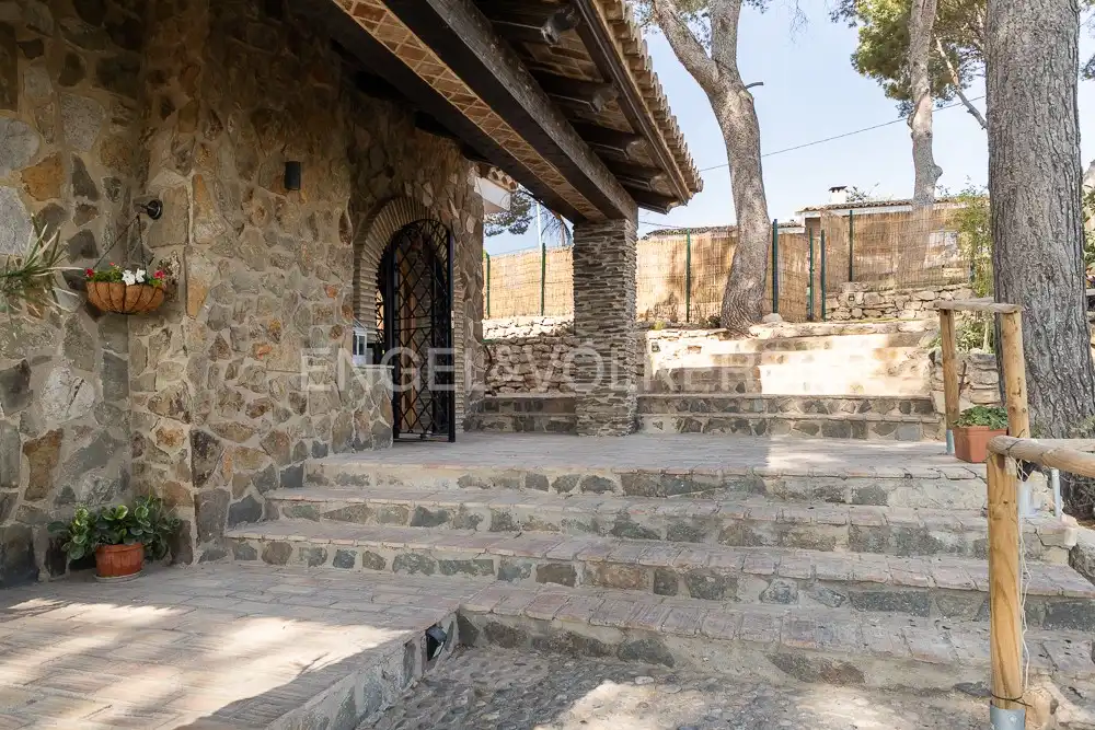 Casa o chalet de alquiler en Manises con Aire acondicionado, Calefacción y Jardín privado