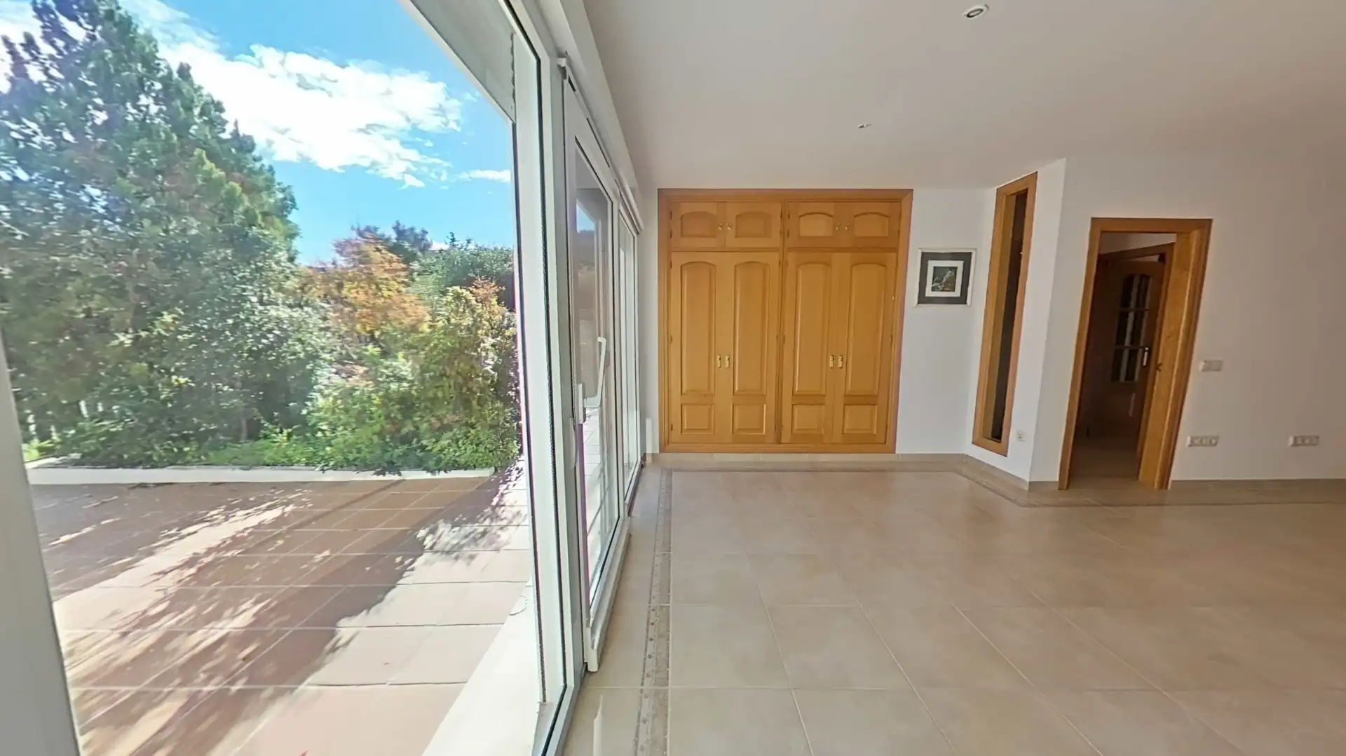 Vista exterior de Casa o xalet en venda en Alhaurín de la Torre amb Aire condicionat, Calefacció i Jardí privat