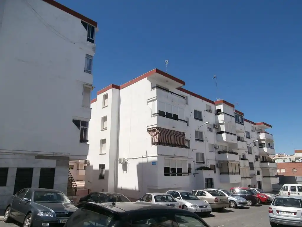 Flat with terrace for sale in Plaza Juan Pablo II 49