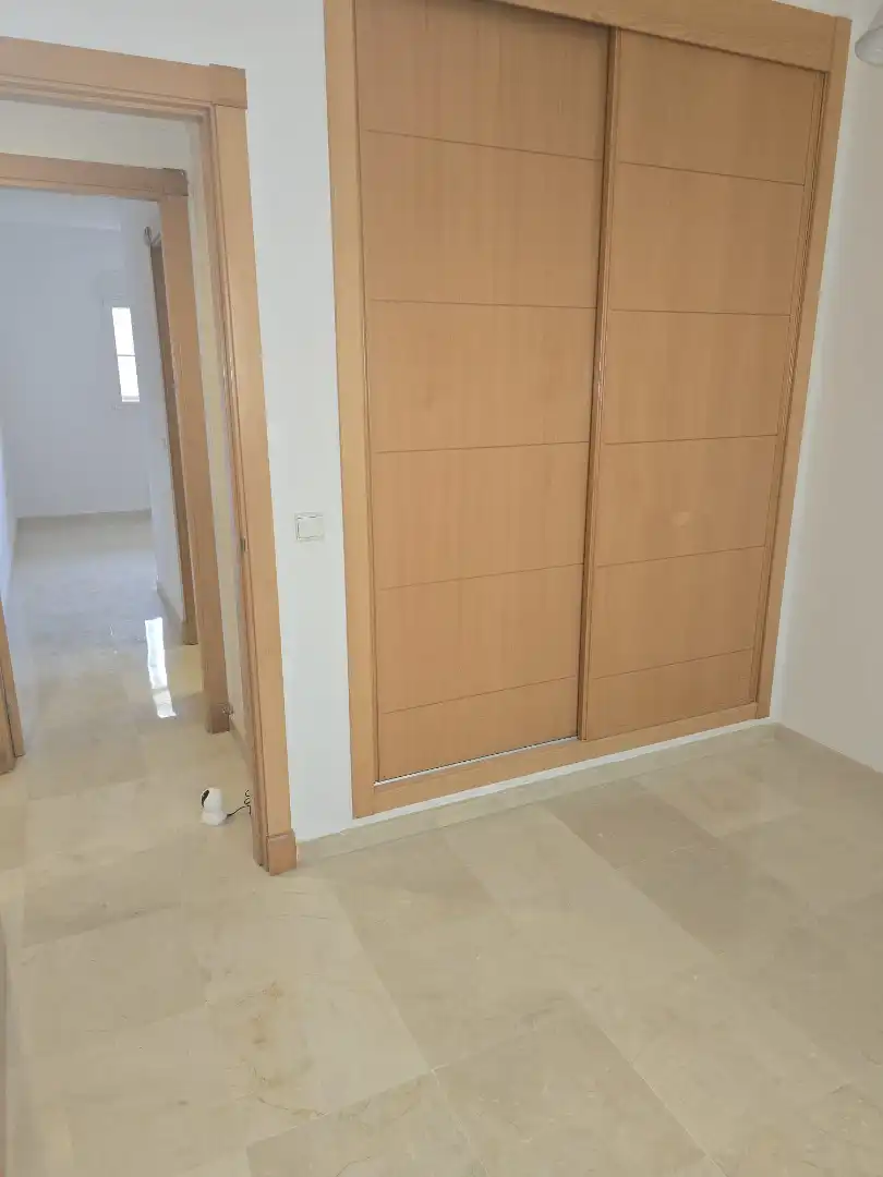 Wohnung zum Verkauf in Benalmádena mit Klimaanlage, Terrasse und Abstellraum