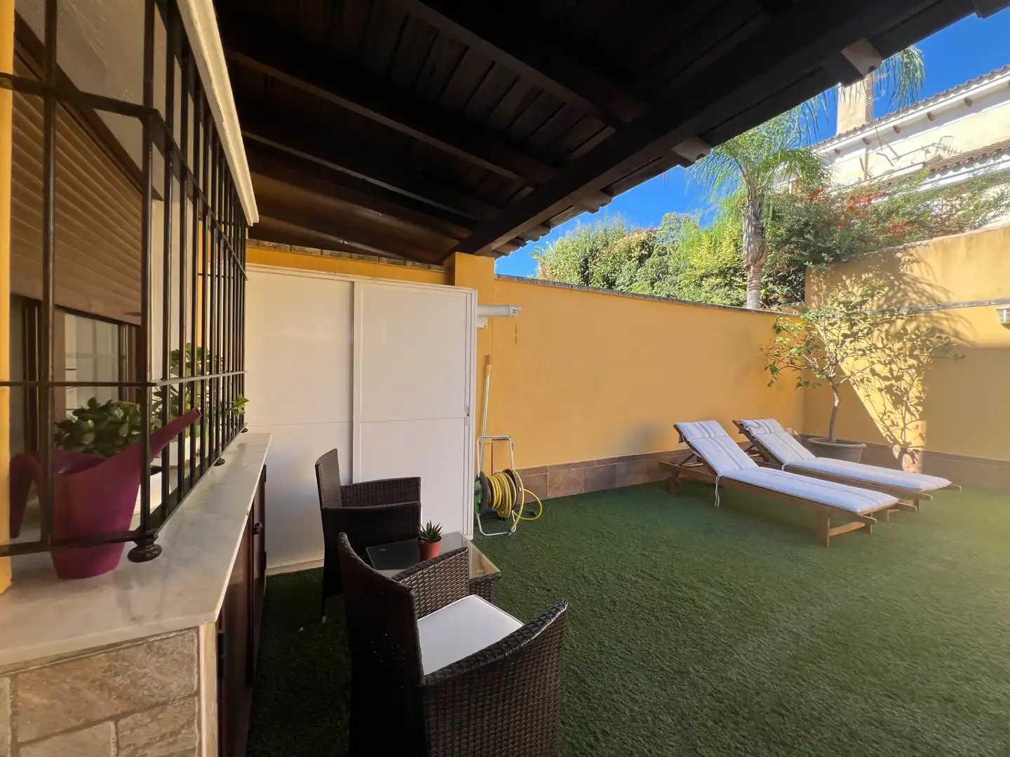 Jardí de Casa adosada en venda en Espartinas amb Aire condicionat, Calefacció i Jardí privat