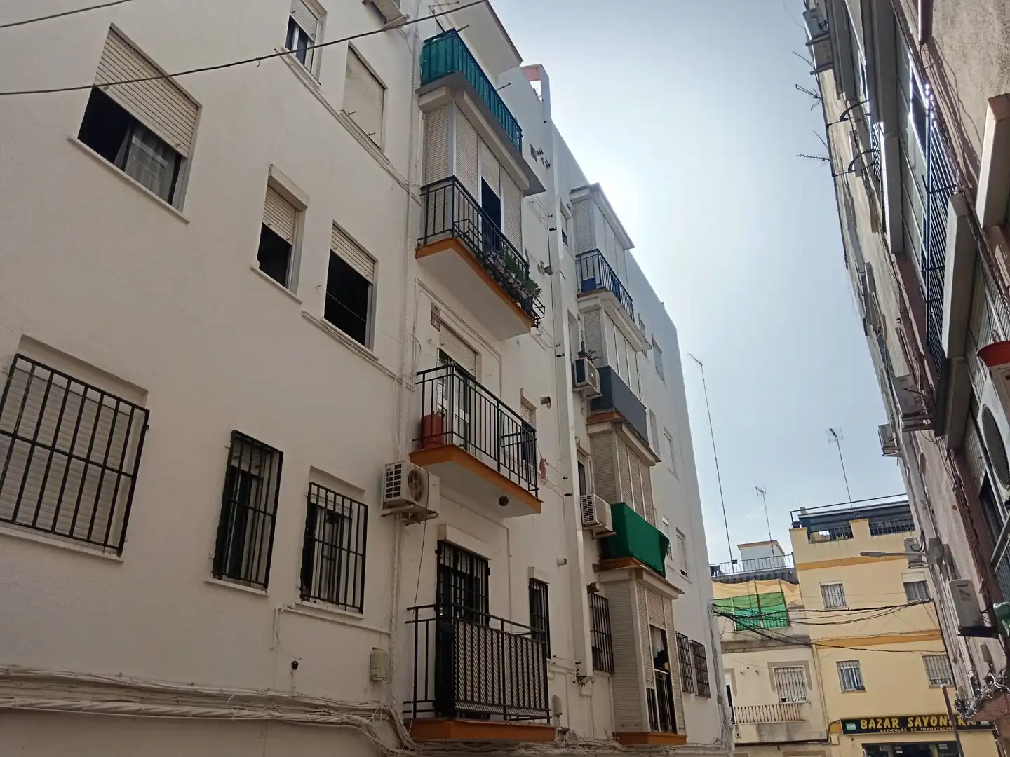 Vista exterior de Piso en venta en San Juan de Aznalfarache con Amueblado y Balcón
