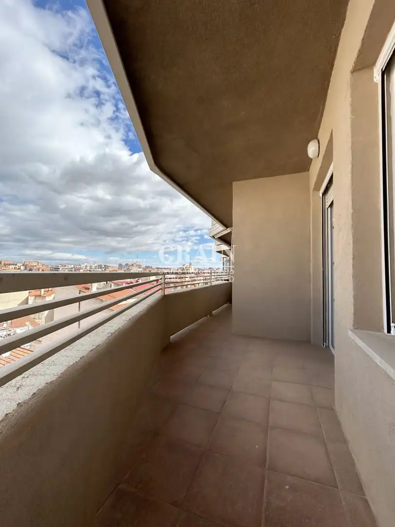Dormitori de Apartament de lloguer en Albacete amb Aire condicionat, Calefacció i Balcó