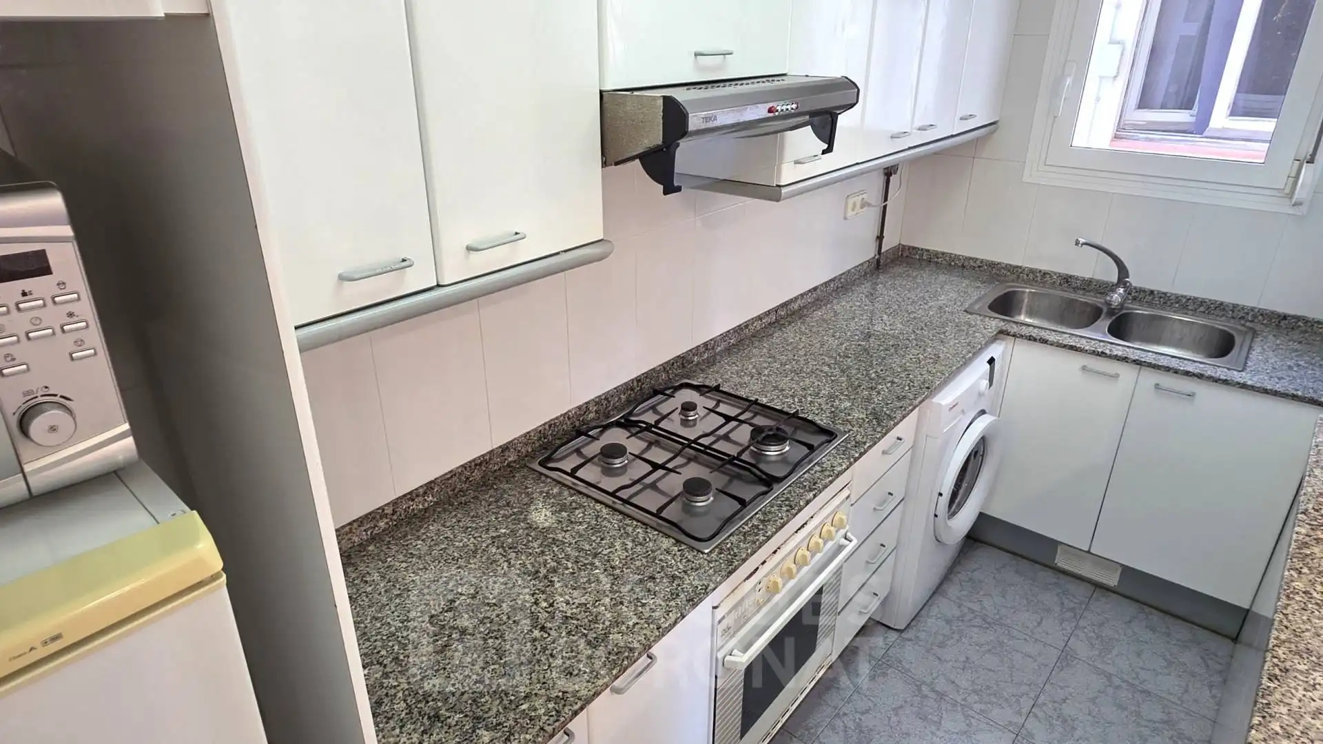 Cuina de Pis en venda en Tarragona amb Aire condicionat, Moblat i Forn