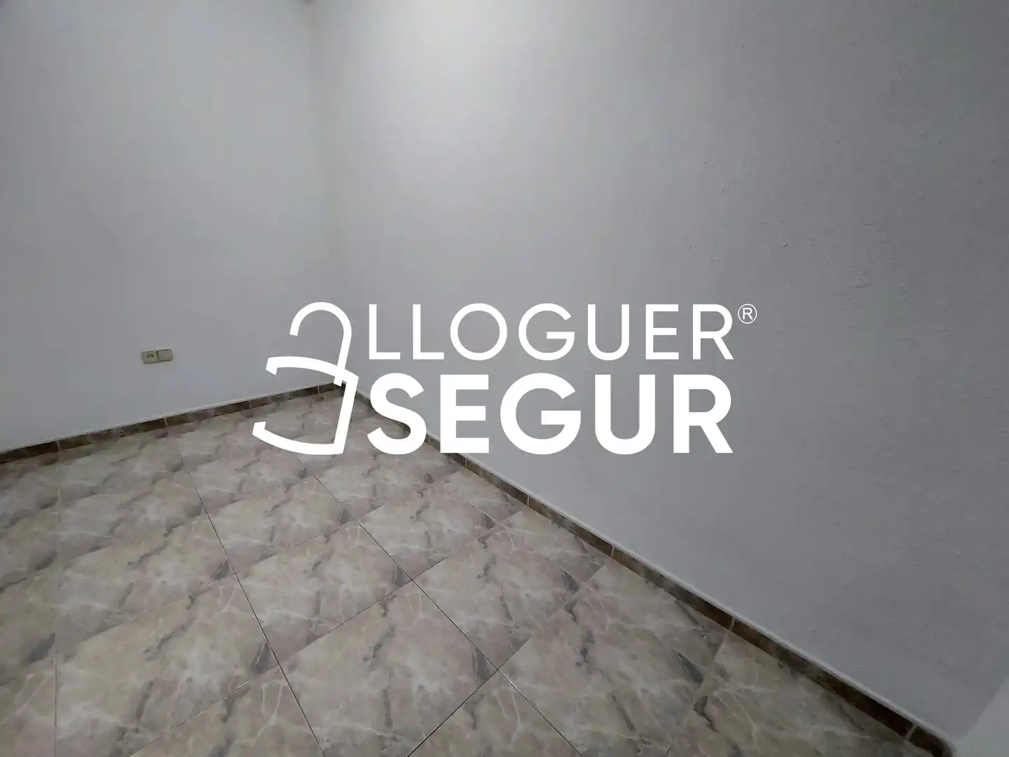 Piso de alquiler en Antoni de Capmany, Sants-Badal