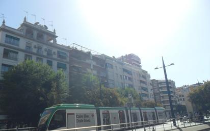 Vista exterior de Pis de lloguer en  Granada Capital amb Terrassa