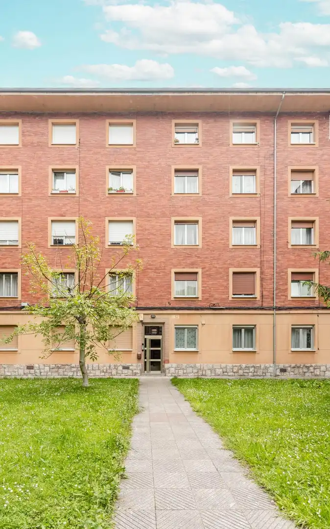 Flat for rent in Calle RAMON PEREZ DE AYALA, 52, San Pedro - Siana