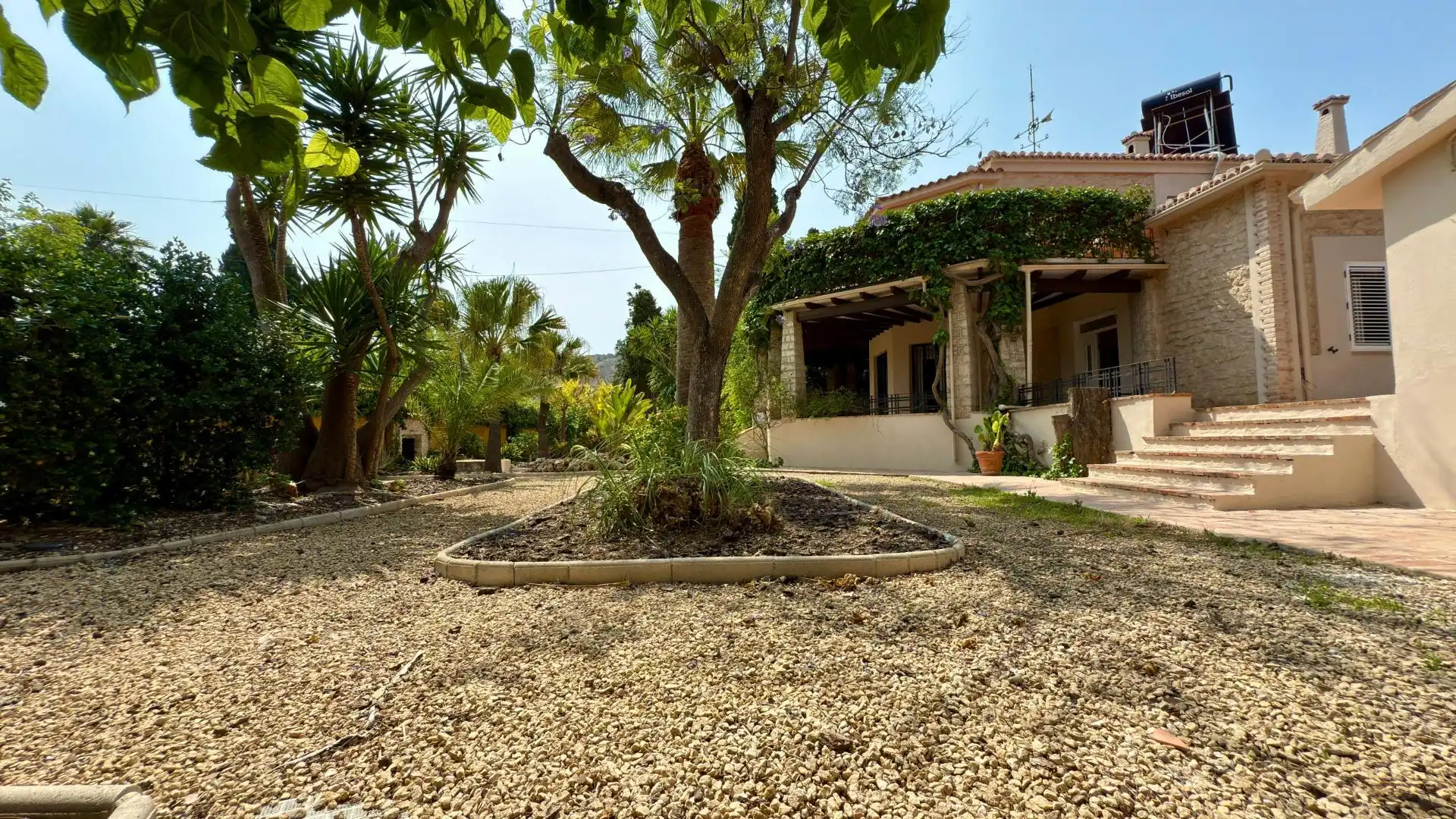 Jardí de Casa o xalet en venda en Alicante / Alacant amb Aire condicionat, Calefacció i Jardí privat