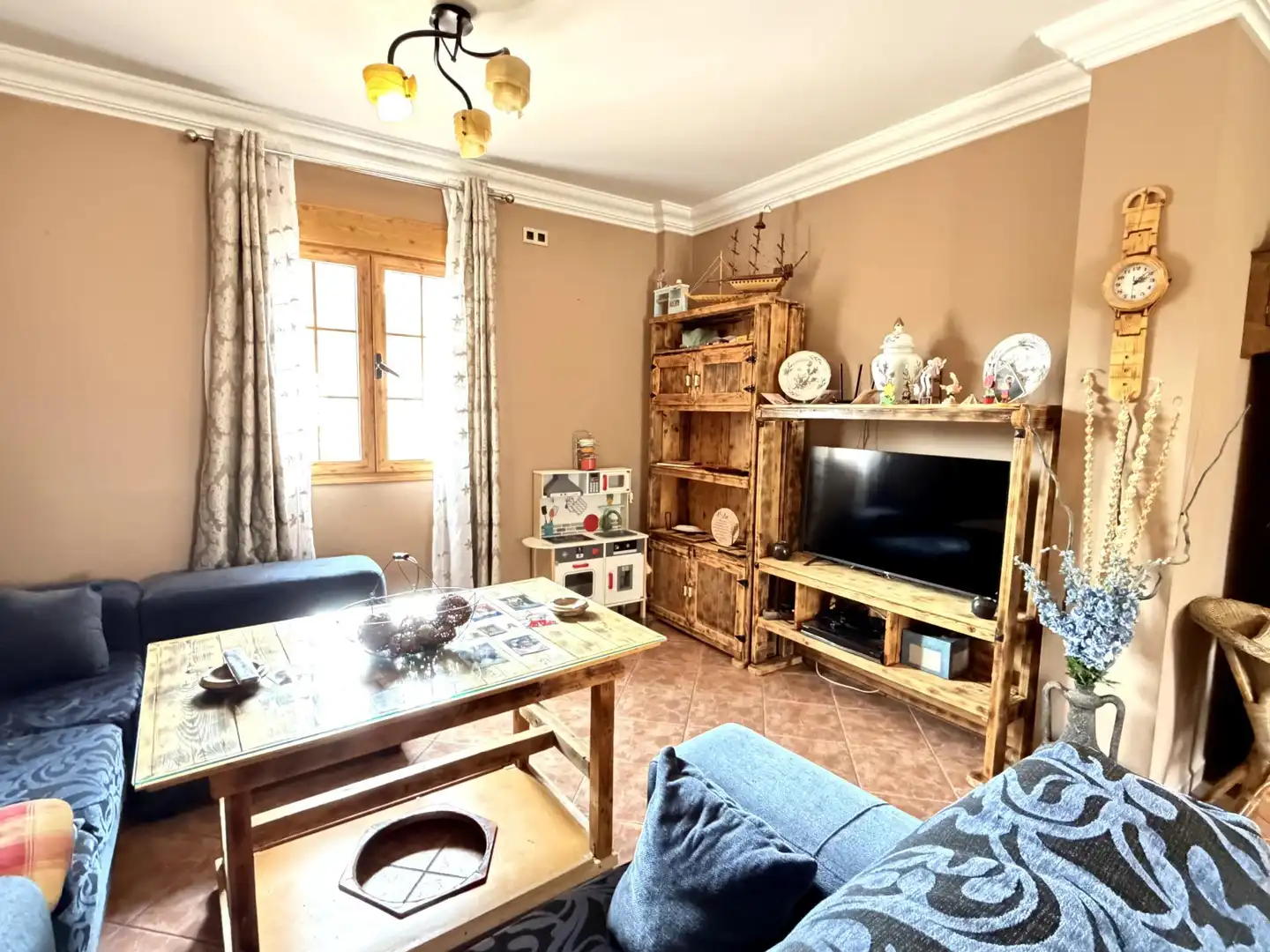 Living room of Country homes for sale in Valle de Abdalajís  with Air Conditioner, Heating and Private garden