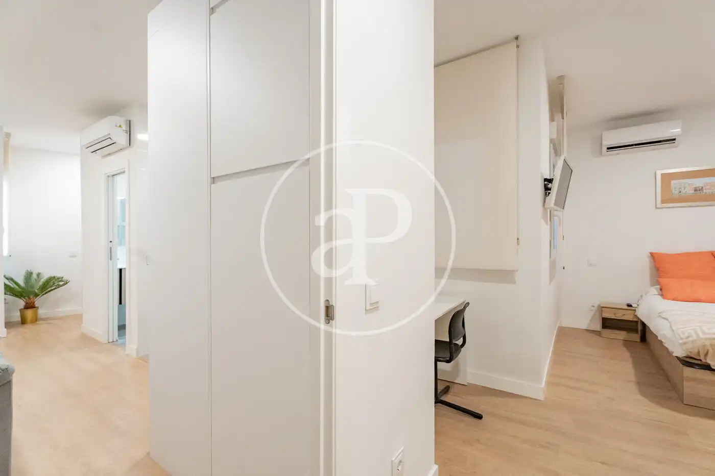 Flat for sale in Madrid  with Air Conditioner, Heating and Furnished