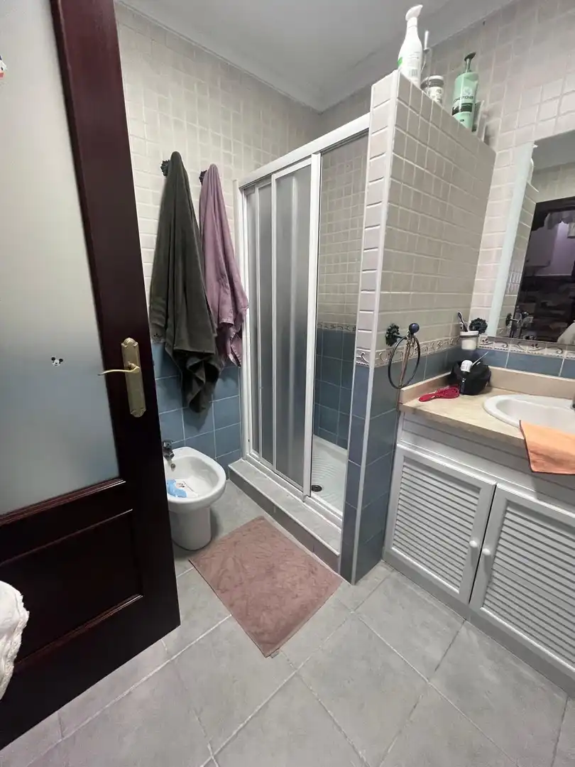 Bathroom of Houses for sale in Mairena del Alcor