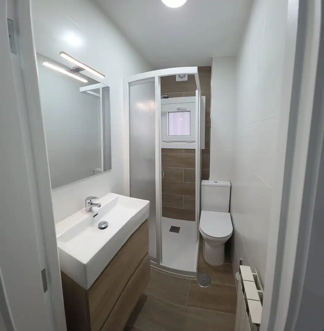 Bathroom of Flat for rent in Vigo   with Heating and Balcony