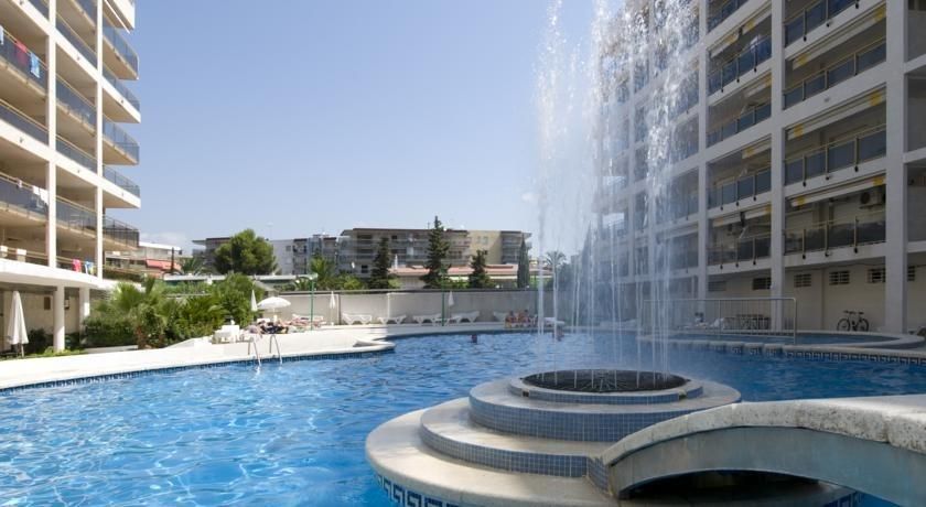 Piscina de Apartament en venda en Salou amb Aire condicionat, Calefacció i Jardí privat