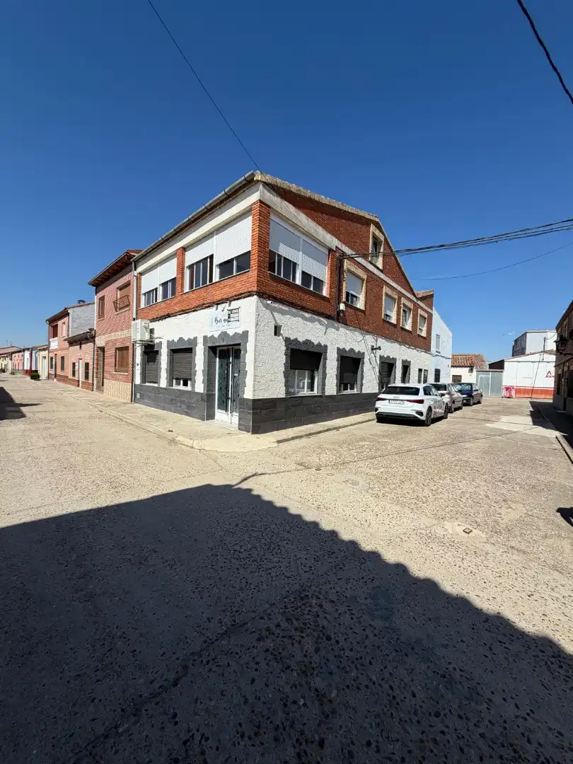 Vista exterior de Finca rústica en venda en Tarazona de Guareña amb Aire condicionat, Calefacció i Terrassa