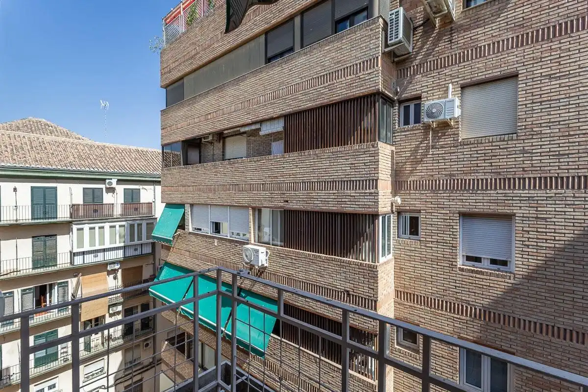 Vista exterior de Pis en venda en Granada