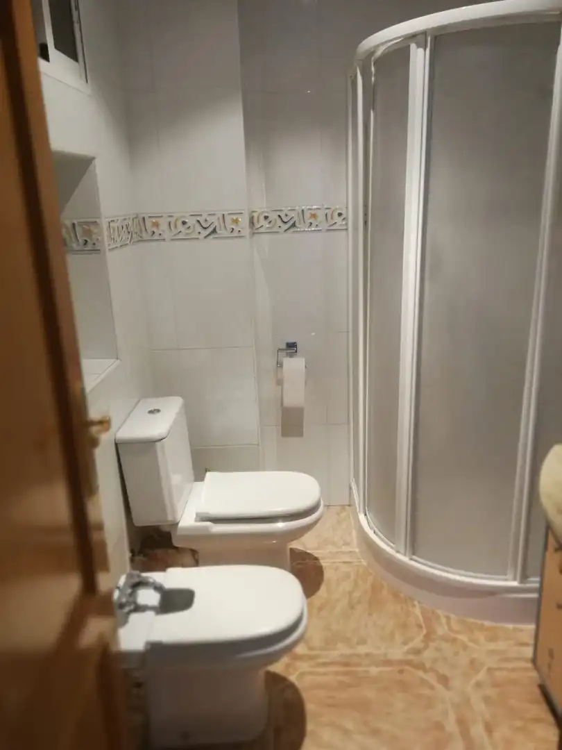 Badezimmer von Wohnungen zur Miete in Murcia mit Klimaanlage