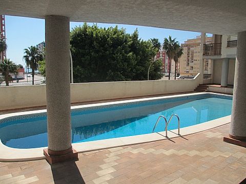 Piscina de Apartamento en venta en Cullera con Calefacción, Terraza y Amueblado