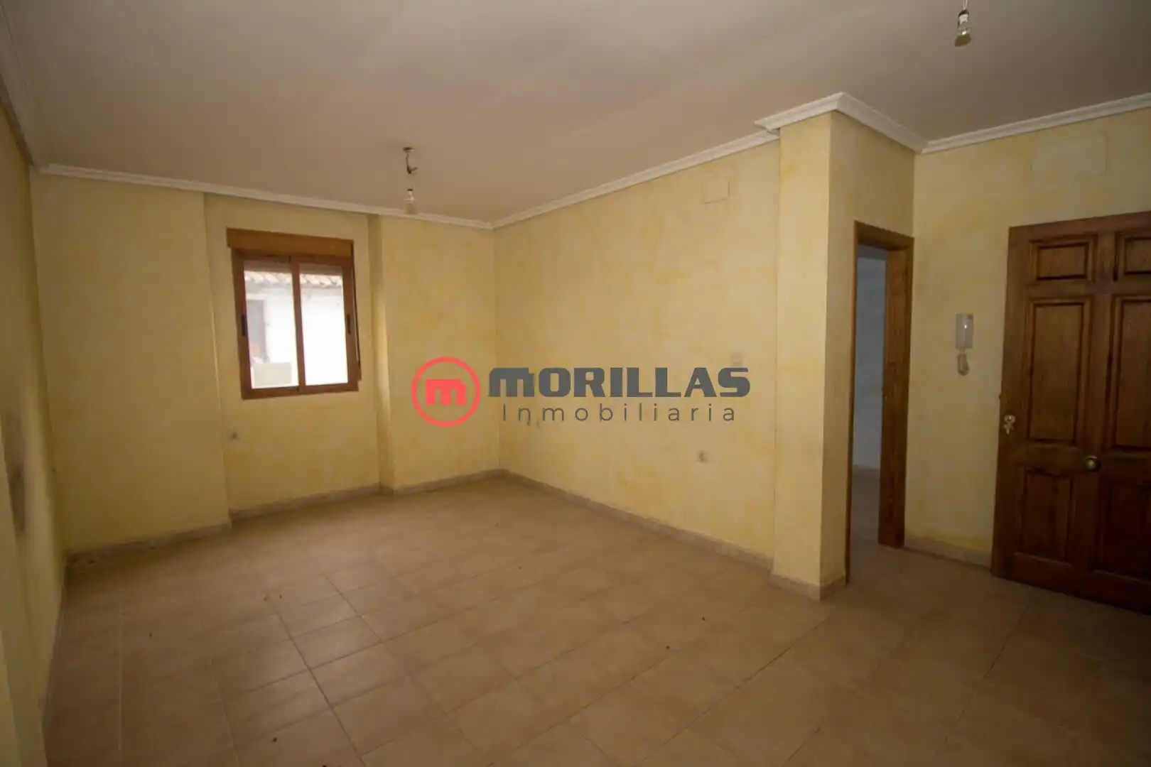Piso con terraza en venta en Calle MAYRENA 46, imagen 2