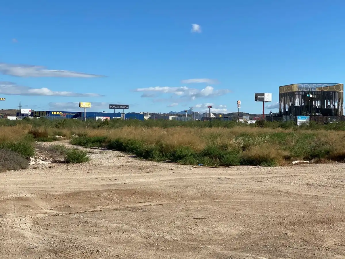 Terreny residencial en venda a Avenida Juan Antonio Pérez Urruti, imagen 4