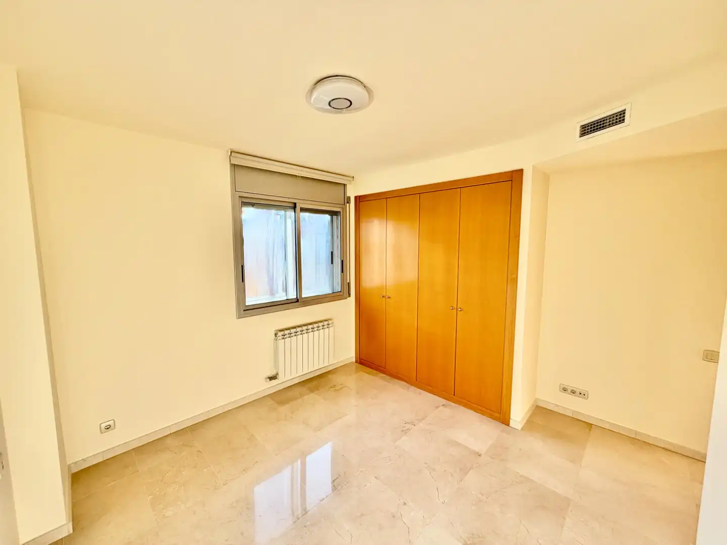 Bedroom of Flat for rent in  Barcelona Capital  with Air Conditioner, Terrace and Balcony