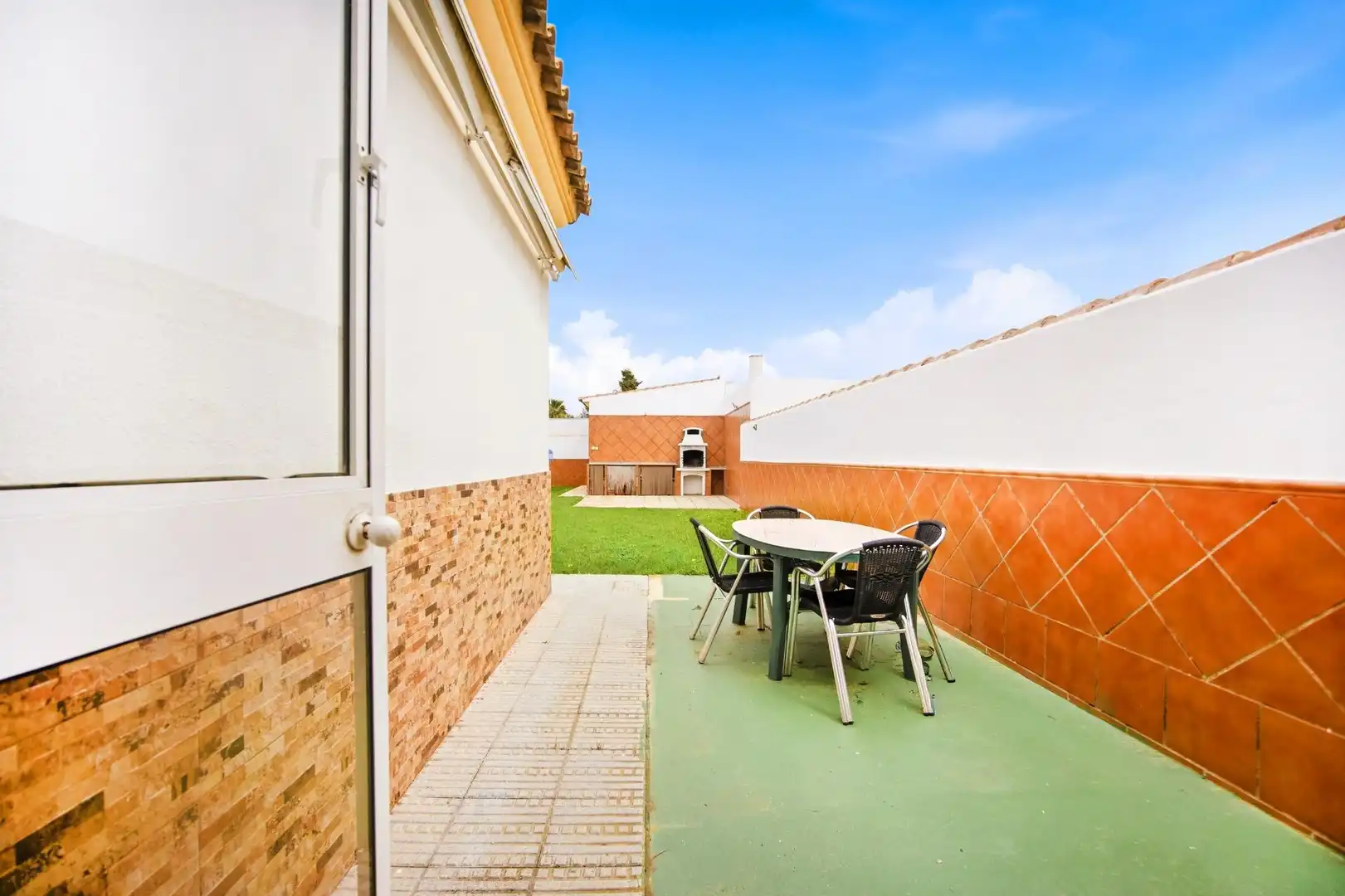 Jardí de Casa o xalet en venda en Chiclana de la Frontera amb Aire condicionat, Jardí privat i Terrassa