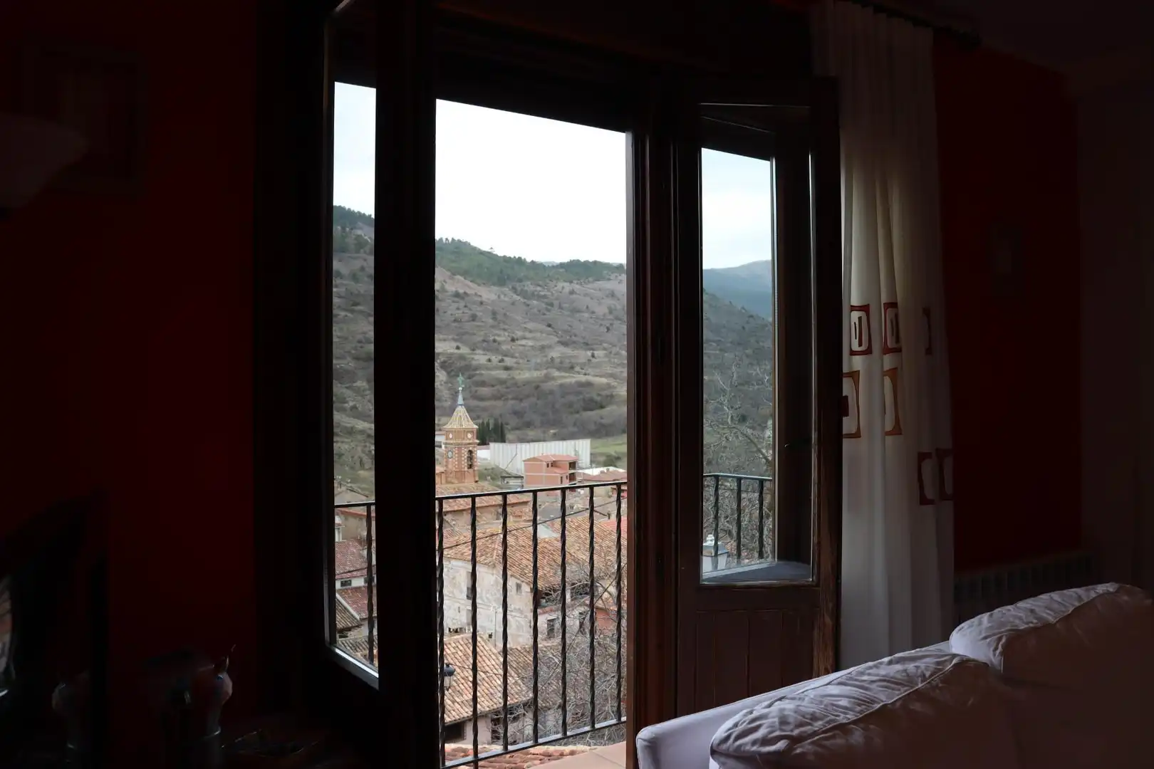 Habitación de Piso en venta en Camarena de la Sierra con Calefacción, Trastero y Amueblado