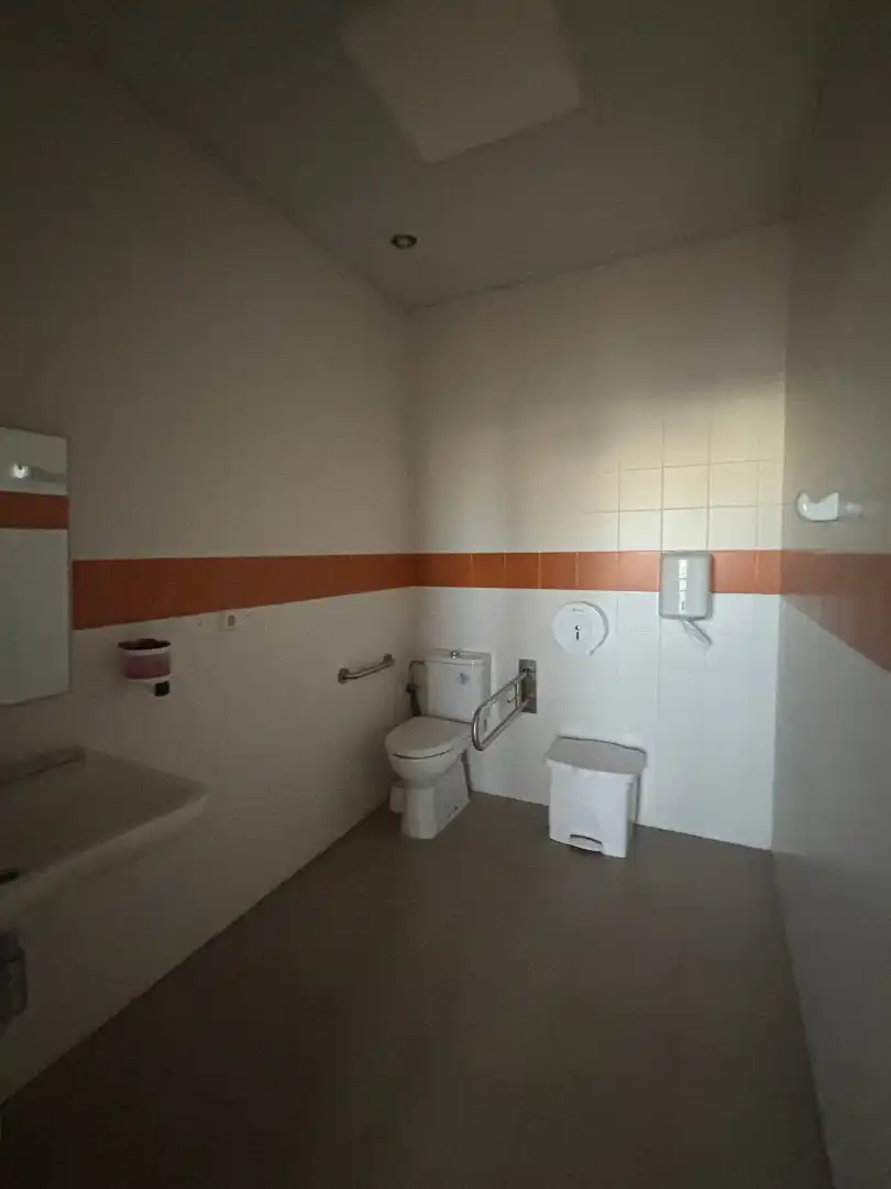 Bany de Oficina de lloguer en Sevilla