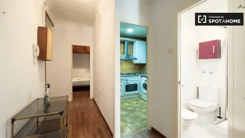Flat for rent in Barcelona  with Air Conditioner, Heating and Furnished