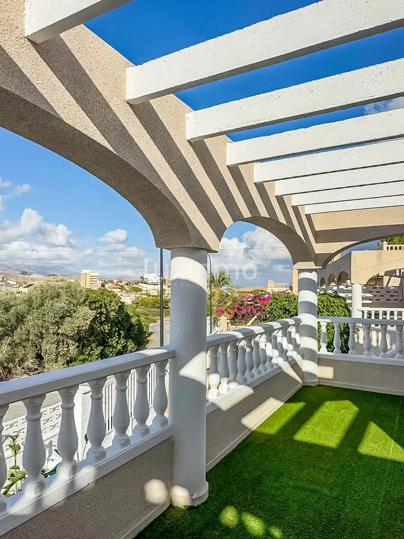 Villa mit Terrasse zum Verkauf in Pueblo Acantilado - Lanuza, imagen 3