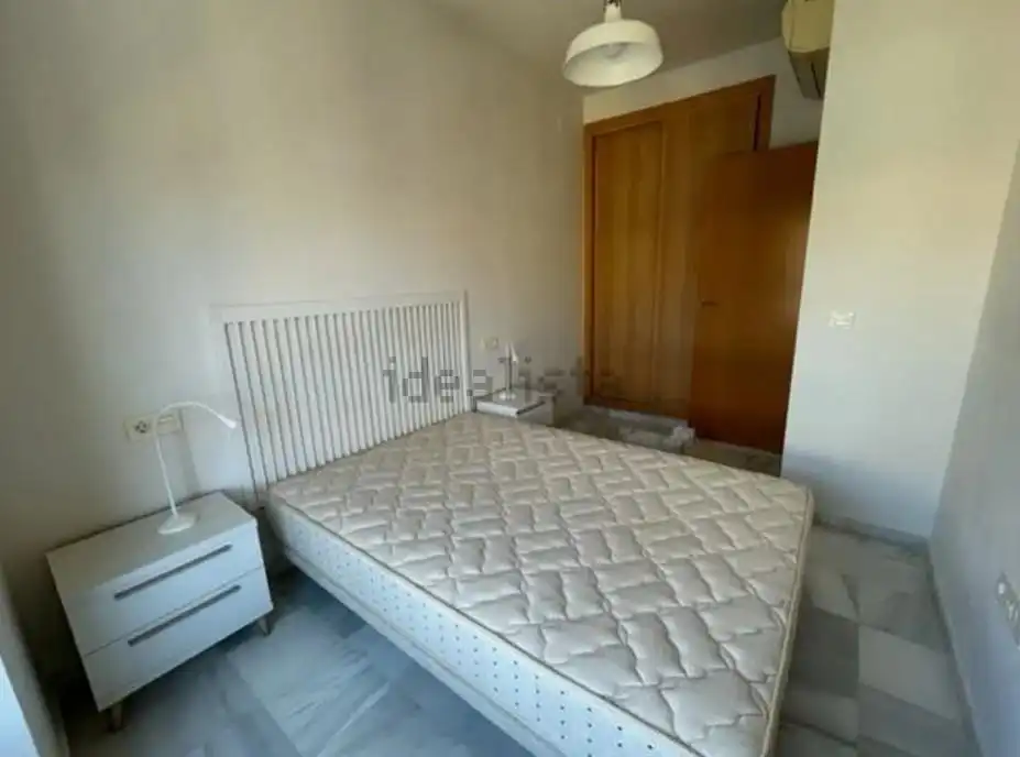 Habitación de Piso de alquiler en Sevilla con Aire acondicionado y Amueblado