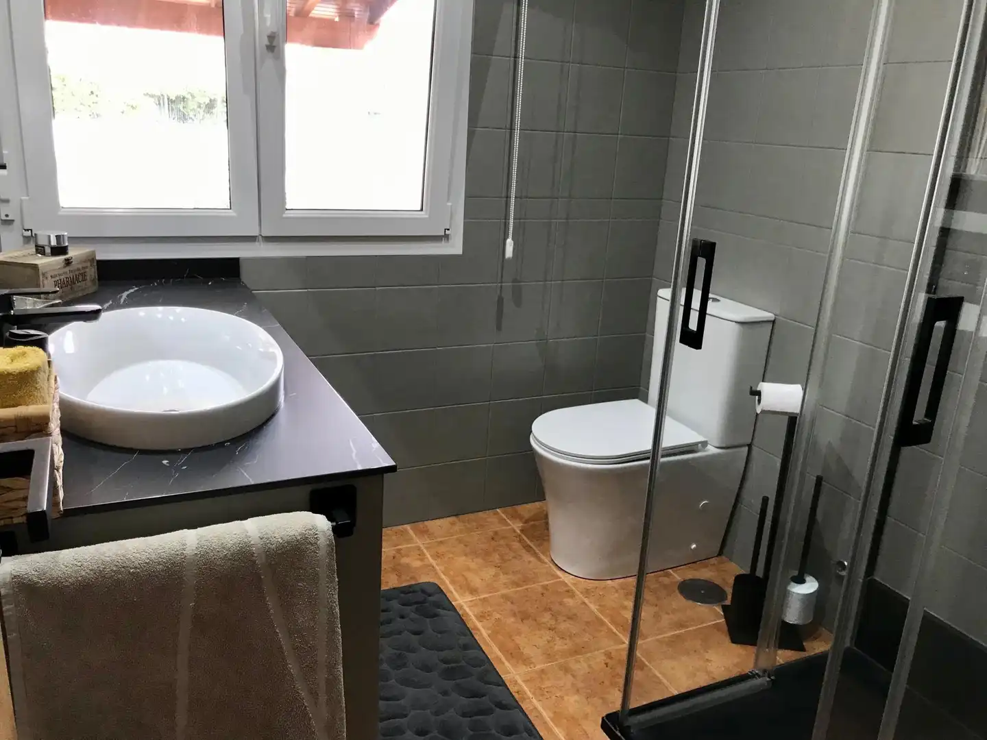 Baño de Casa o chalet en venta en Ribeira con Calefacción, Piscina y Amueblado