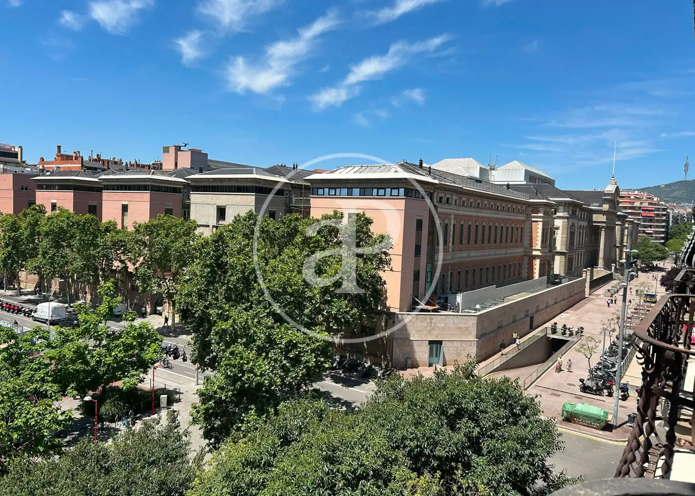 Vista exterior de Pis en venda en Barcelona amb Aire condicionat, Calefacció i Moblat