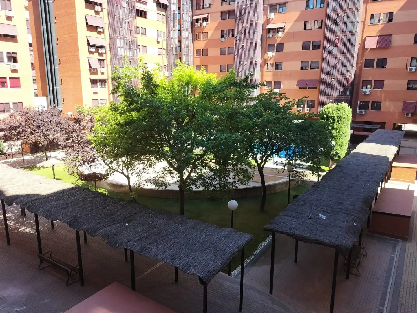 Vista exterior de Piso en venta en Madrid con Jardín privado, Trastero y Alarma