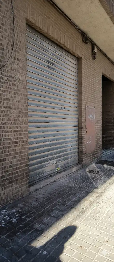 Local en venda a Passeig d'Aragó, 94, Ausias March