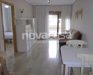 Sala d'estar de Apartament de lloguer en  Albacete Capital amb Balcó