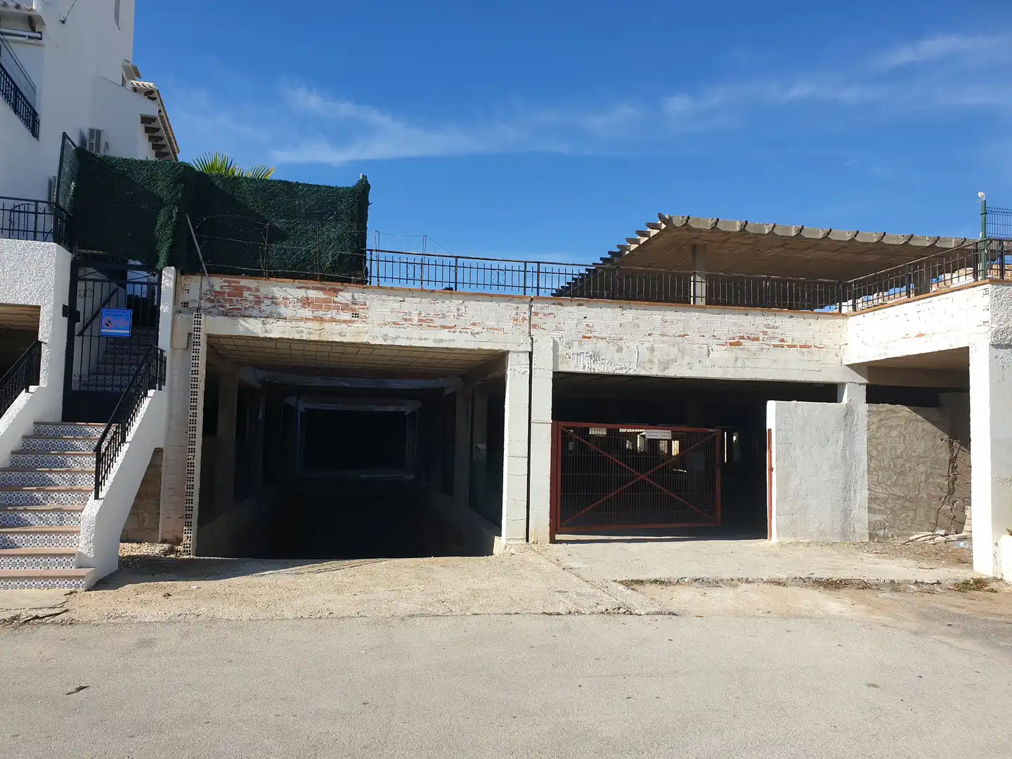 Vista exterior de Edificio en venta en Orihuela