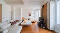 Living room of Flat for sale in  Madrid Capital  with Heating, Furnished and Balcony