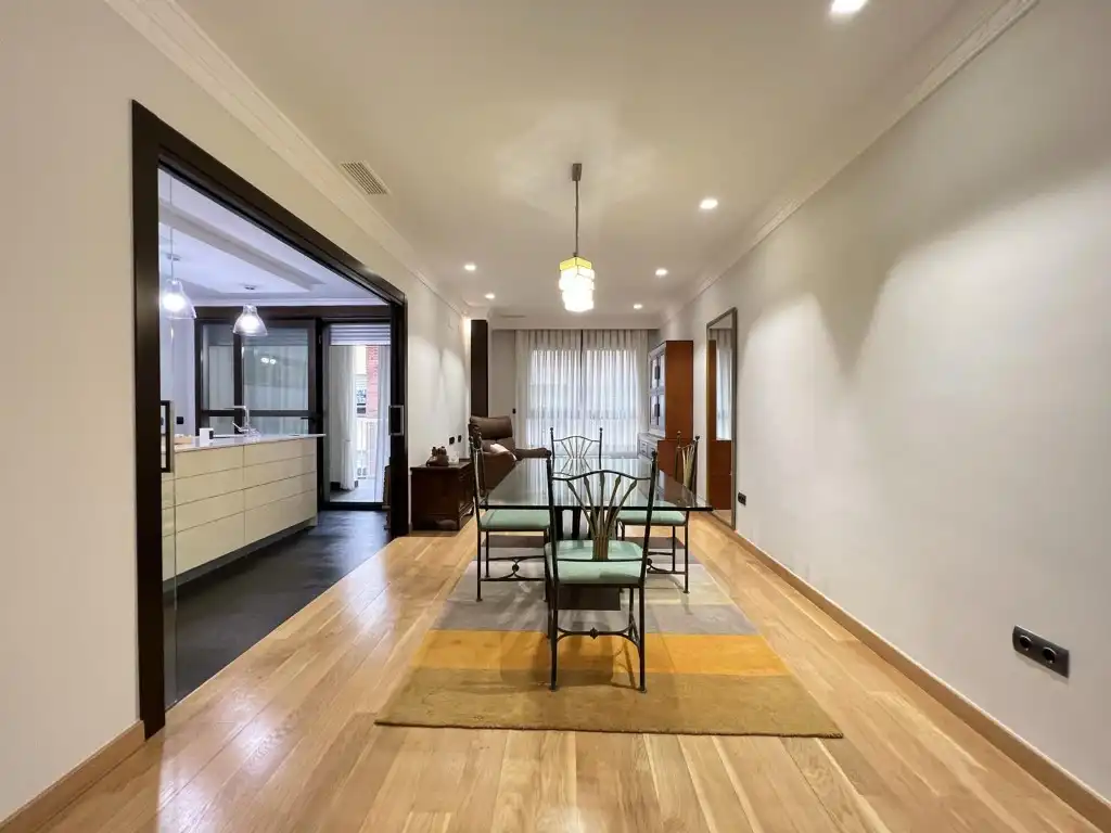 Piso con ascensor en venta en Casc Urbà, imagen 2