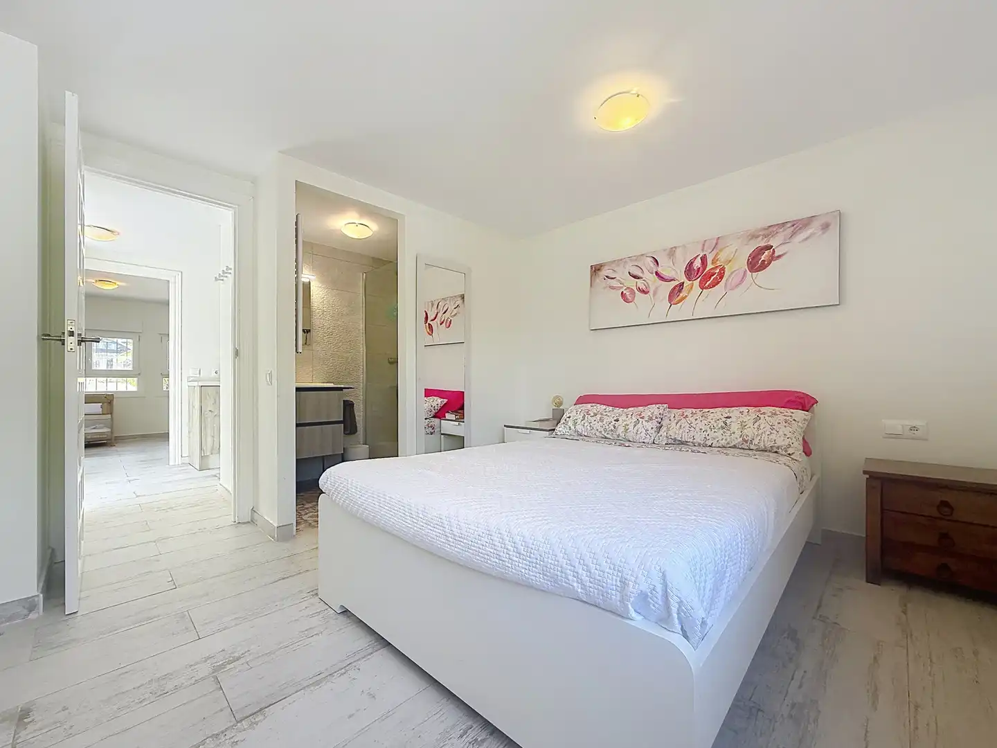 Dormitori de Casa o xalet en venda en Manilva amb Aire condicionat, Jardí privat i Terrassa