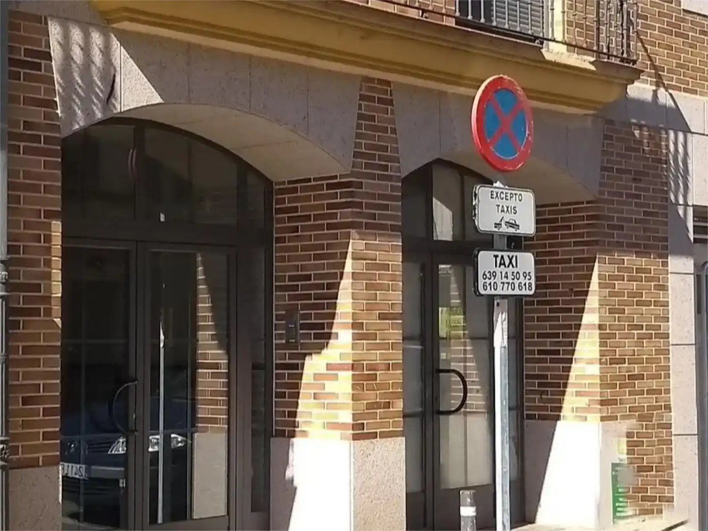 Aparcament de Nau industrial en venda en Candeleda