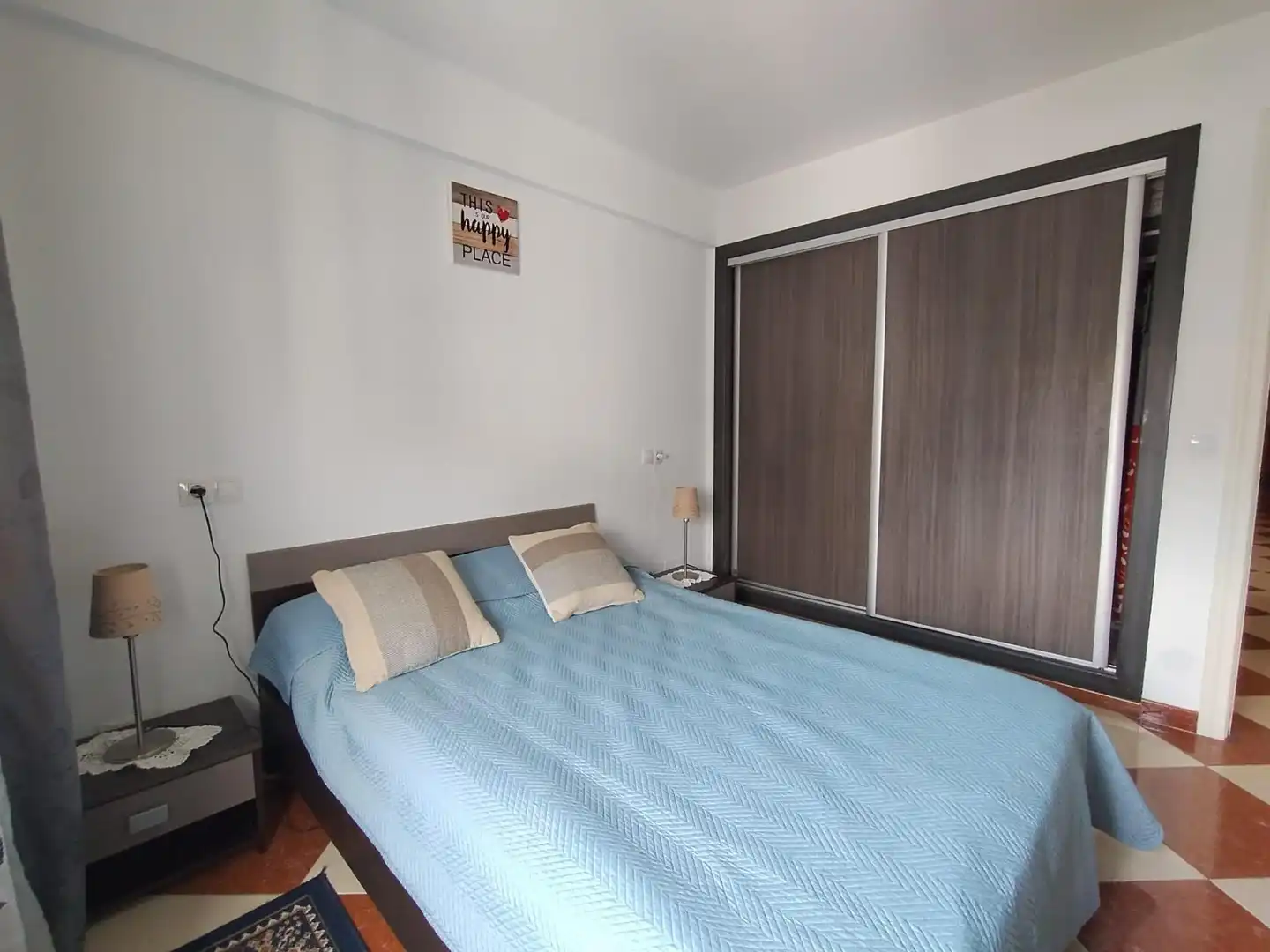 Habitación de Apartamento de alquiler en Fuengirola con Jardín privado, Terraza y Amueblado