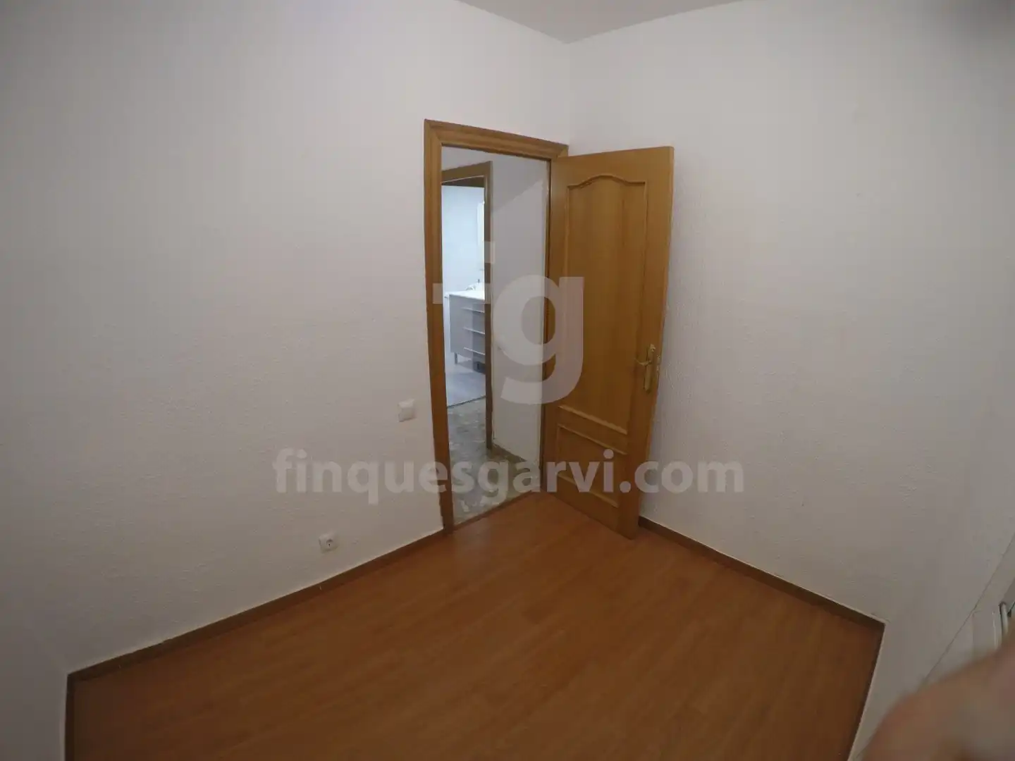 Schlafzimmer von Wohnung zur Miete in L'Hospitalet de Llobregat mit Klimaanlage und Balkon