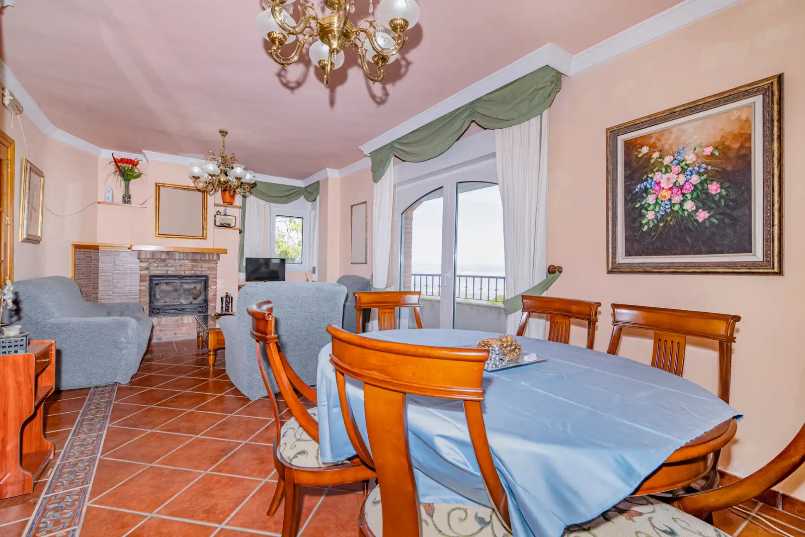 Comedor de Casa o chalet en venta en La Zubia con Aire acondicionado, Calefacción y Jardín privado