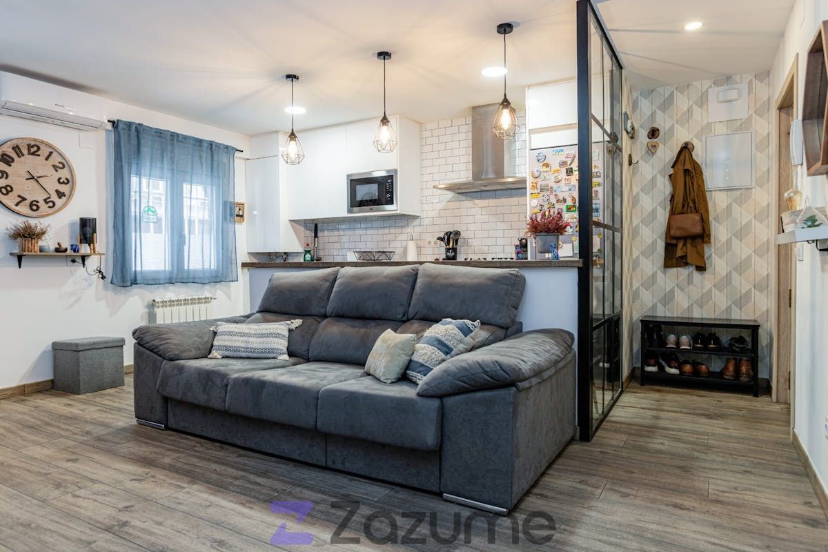 Sala d'estar de Apartament de lloguer en  Madrid Capital amb Aire condicionat, Calefacció i Parquet