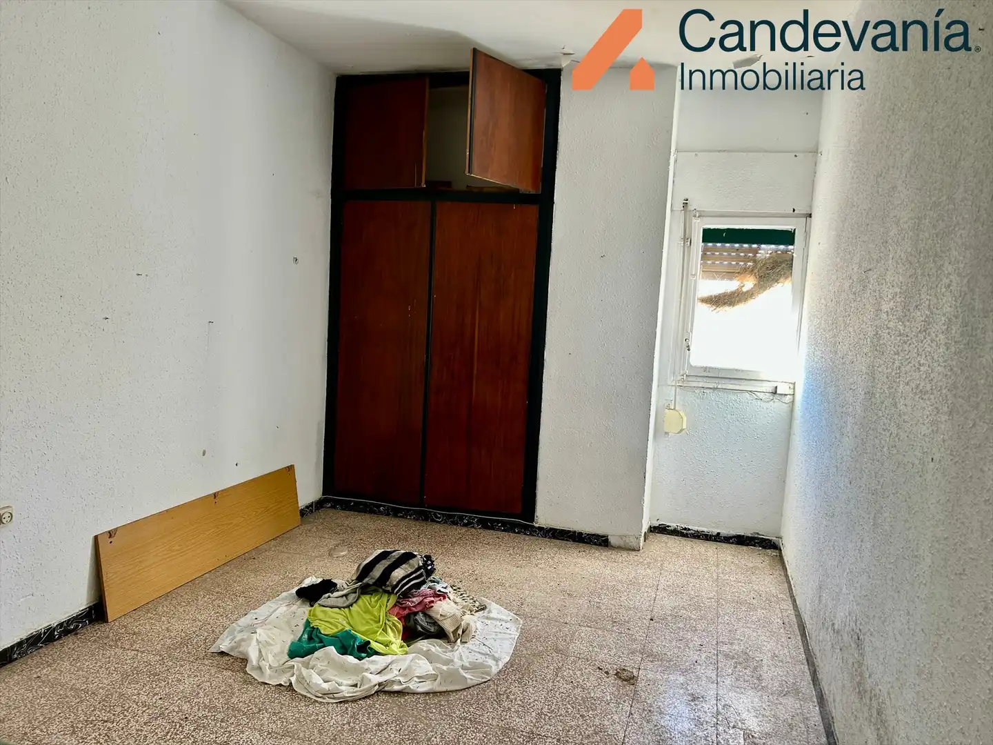Habitación de Nave industrial en venta en Zuera
